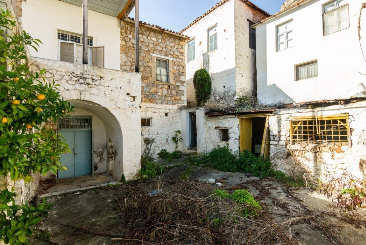 153 | Large Stone House in Leonidio