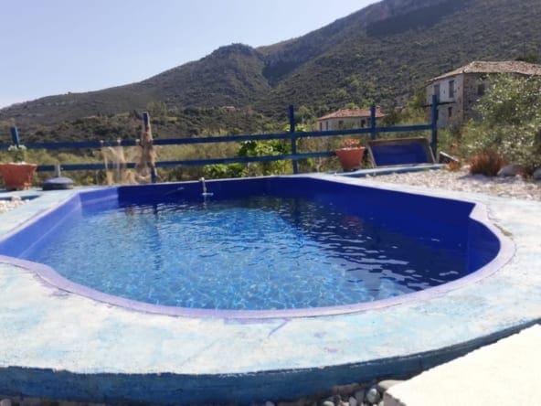 105 small house with pool