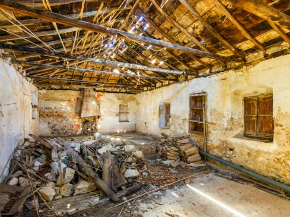 172-Stone-House-For-Renovation-Poulithra
