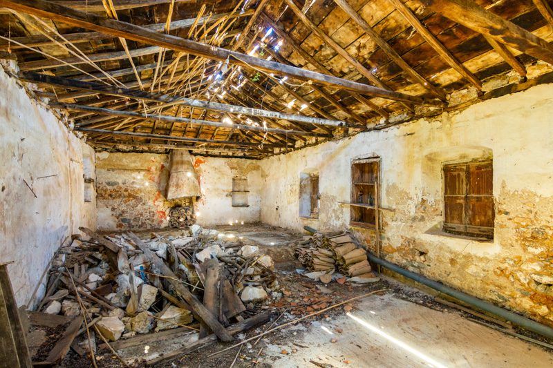 172-Stone-House-For-Renovation-Poulithra