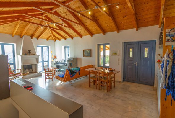 House-with-Amazing-View-in-Tyros-52