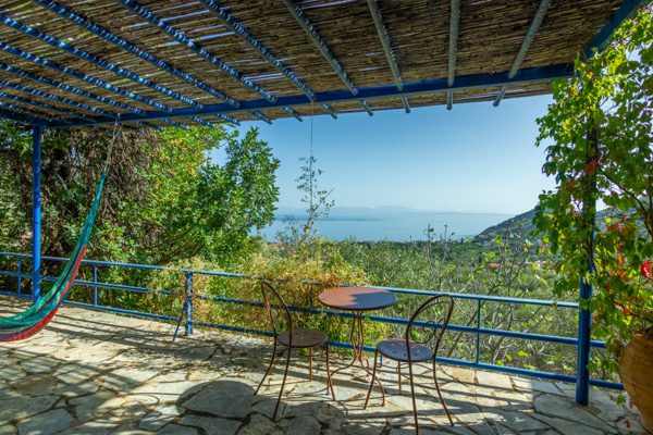 House-with-Amazing-View-in-Tyros-32