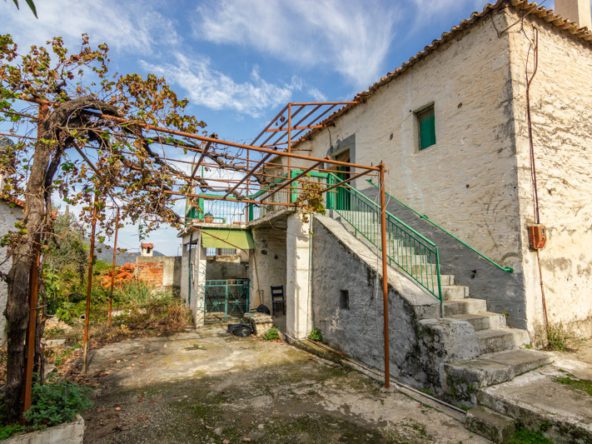 179 | Stone House in Tyros