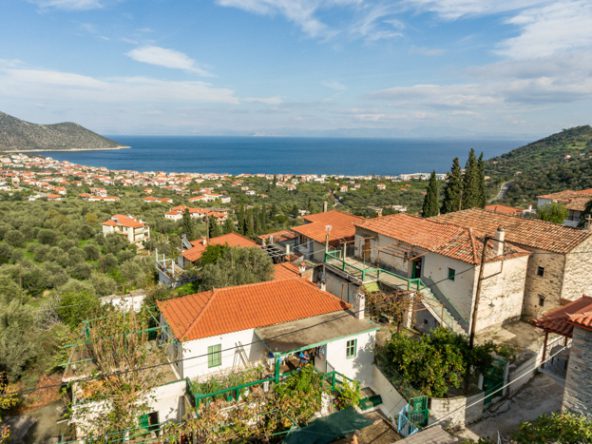 179 | Stone House in Tyros