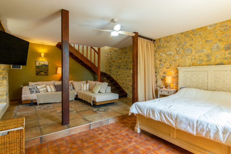 [#194] Newly-Renovated Luxurious Sea-View Stone House in Pragmatefti - 225 000 euro