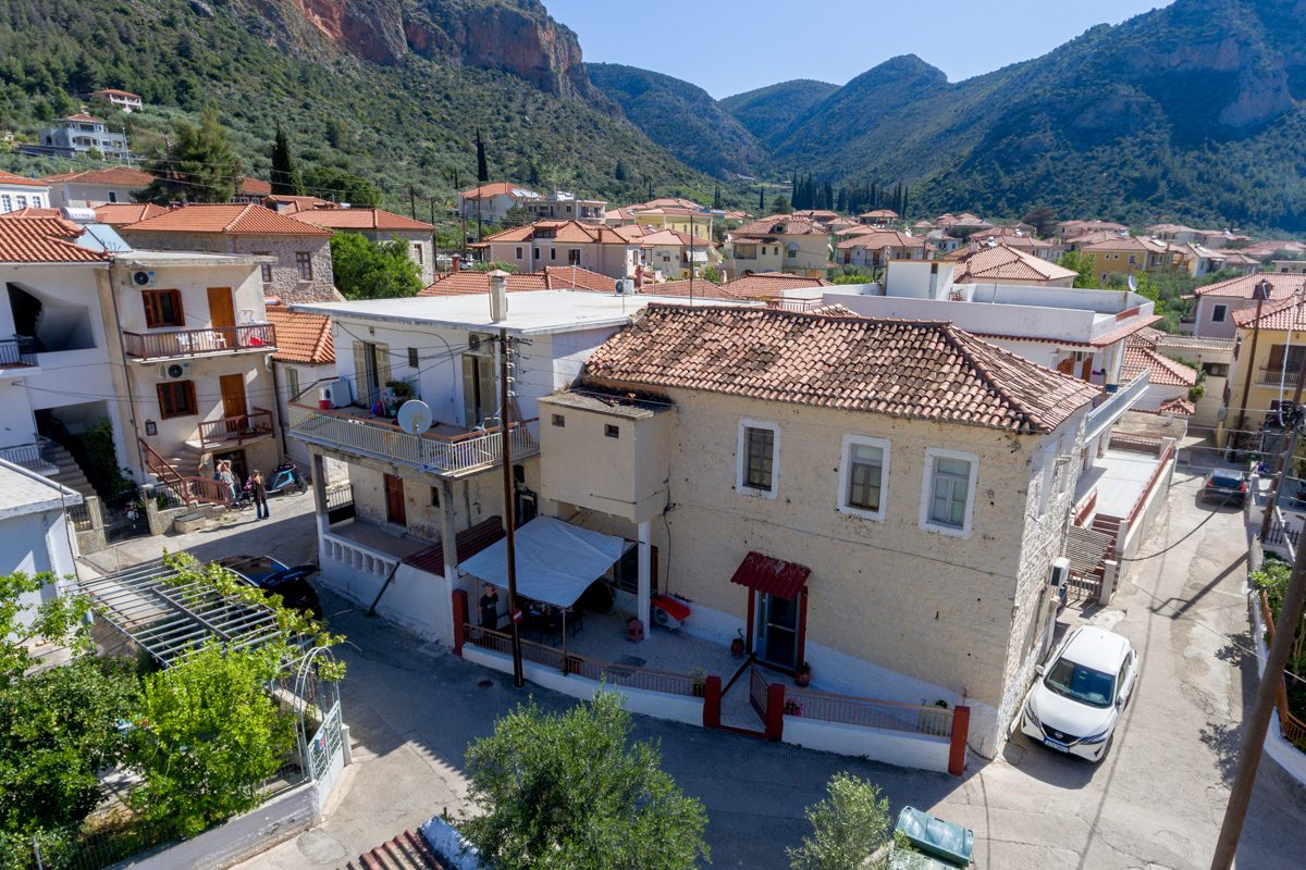 209-Unique-building-with-big-possibilities-in-Leonidio-13