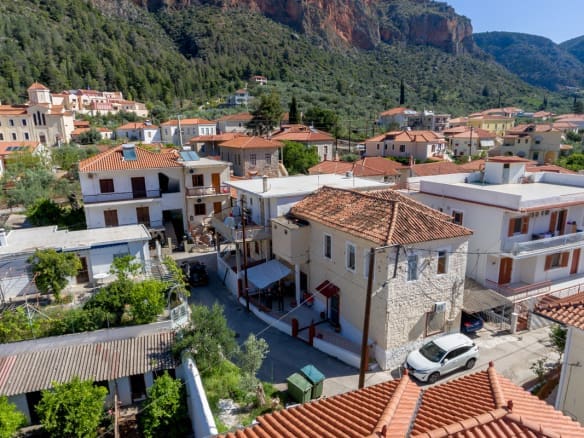 209-Unique-building-with-big-possibilities-in-Leonidio-14