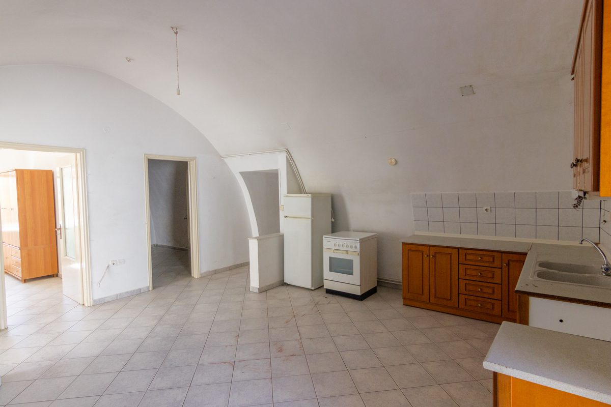 209-Unique-building-with-big-possibilities-in-Leonidio-2