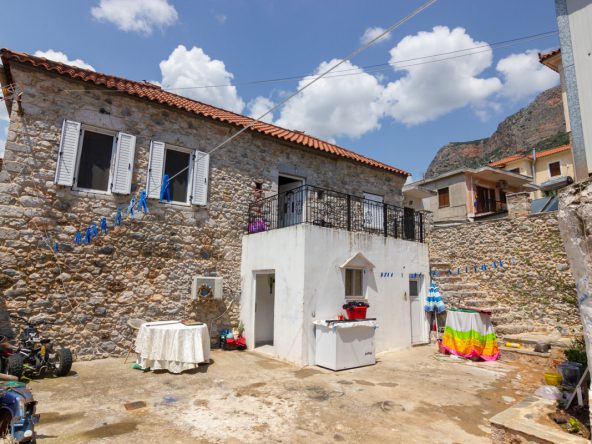 242 | Stone House next to the famous climbing routes of the Red Rock