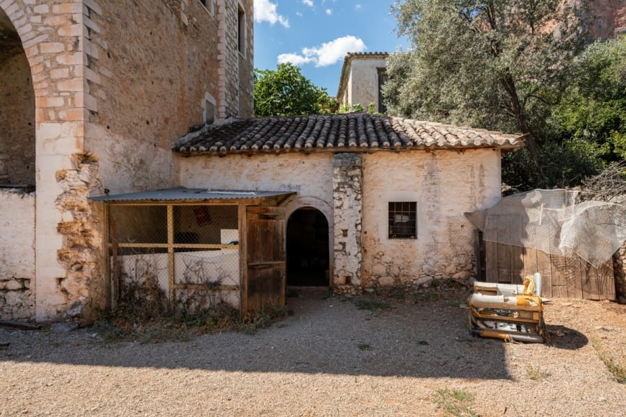 221 Exceptional Historic Property “Polytimos Tower” Open Real Estate