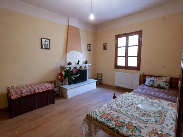 292-2-Level-Stone Residence-Melana-with-Beautiful-View-Nice-Garden