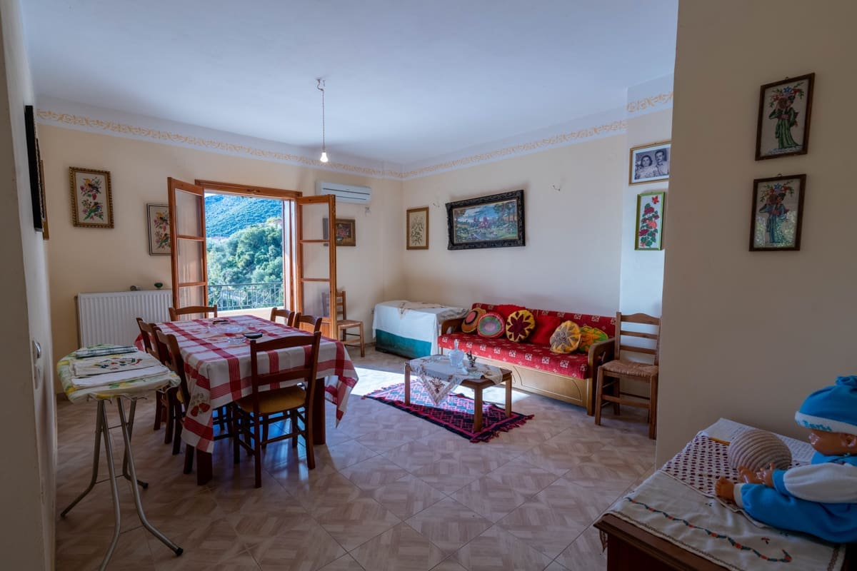 292-2-Level-Stone Residence-Melana-with-Beautiful-View-Nice-Garden