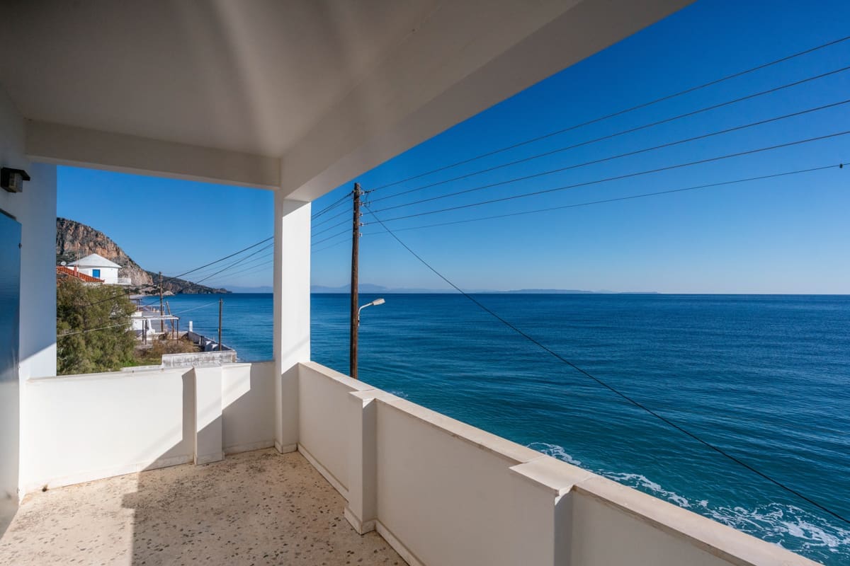 276-Beachfront-2-Level-House-For-Sale-Lakkos-Leonidio-Peloponnese (18 of 32) 276-Beachfront-2-Level-House-For-Sale-Lakkos-Leonidio-Peloponnese