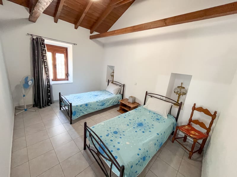 382-Traditional-Modernized-StoneHouse-Pera-Melana